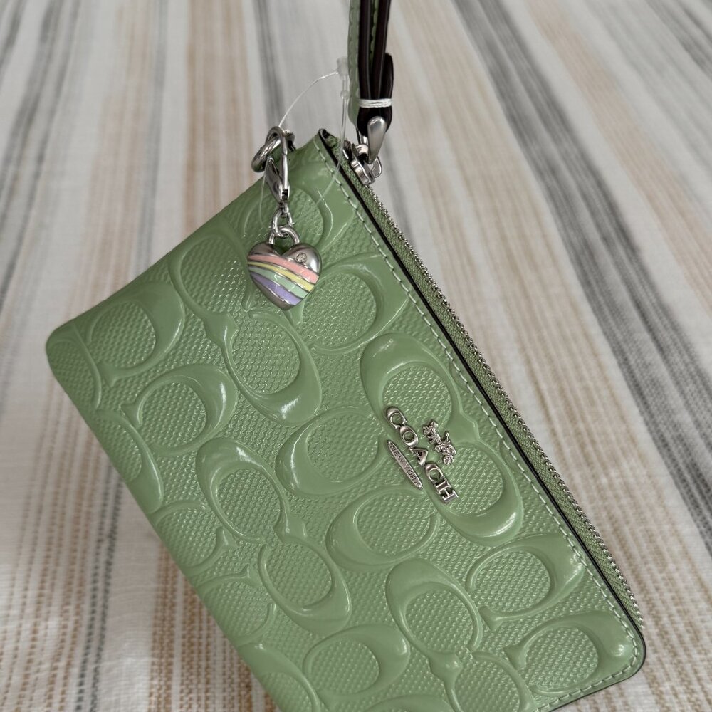 NWT Coach Zip Around Wristlet Wallet Signature w/ Heart Charm Spring Beautiful - Picture 6 of 6